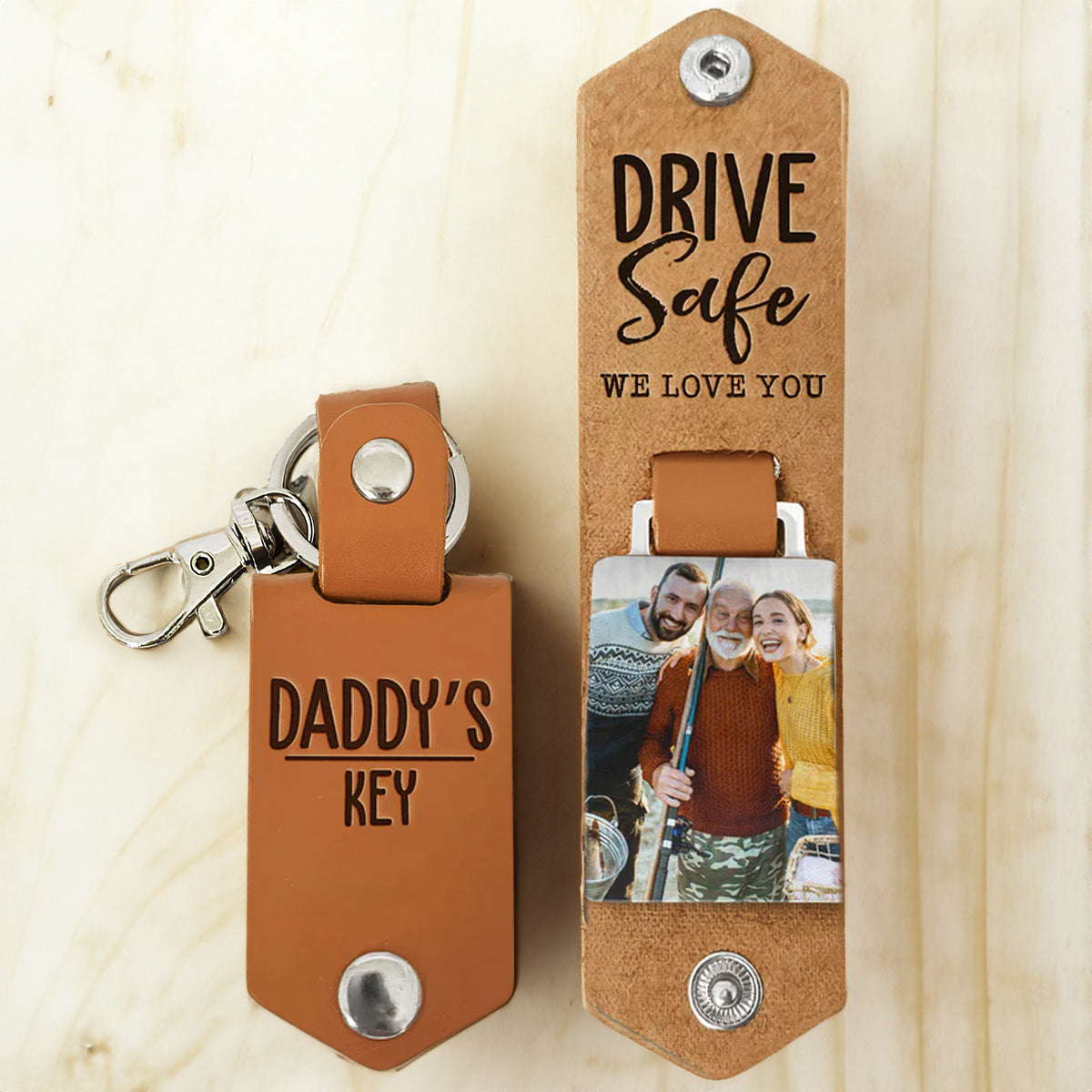 Leather Photo Keychain2_015390eb b84e 4740 9fa3 c014f5e5221c