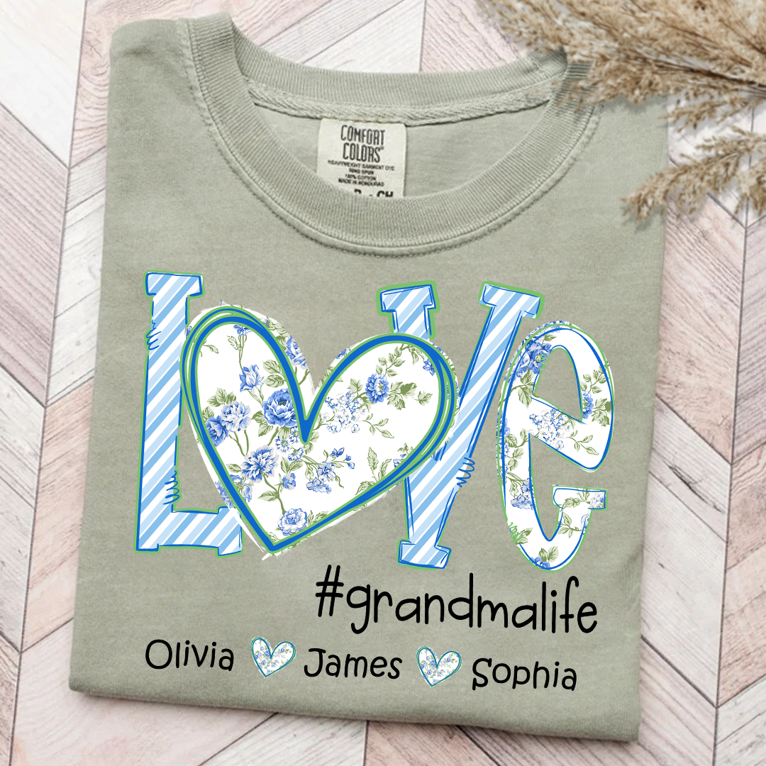 Love grandmalife Personalized Grandma Shirt Floral Print Comfort Colors Tee Custom Grandmother Gift with Grandkids Names_Sandstone_S 1 TMFKw