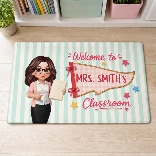 OhJnIWEmR0__pod220260617431_pennant vintage welcome to teacher classroom personalized doormat_pham duy anh_web 1