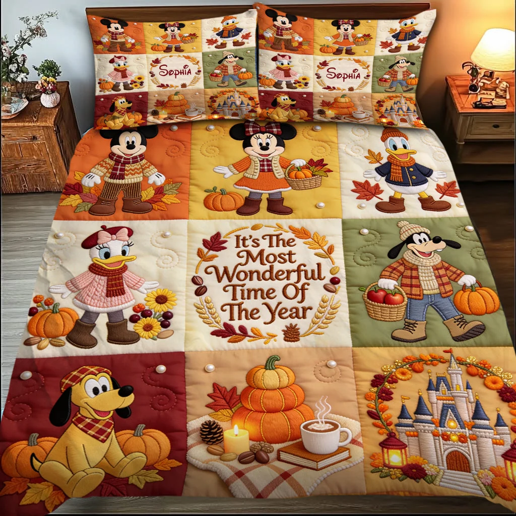 MkMo Magic Mouse It's The Most Beautiful Of The Year Custom Name Gift - Personalized Quilt Bedding Set HH01