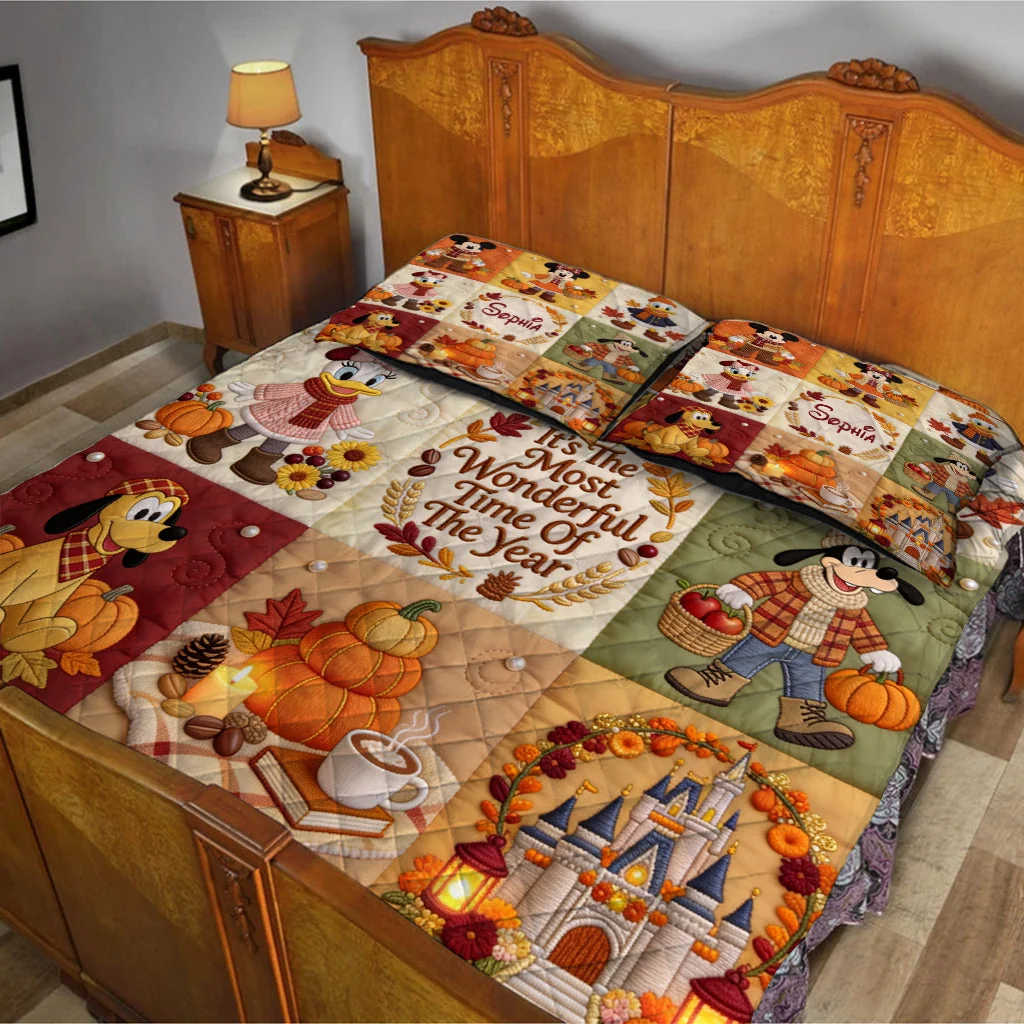 MkMo Magic Mouse It's The Most Beautiful Of The Year Custom Name Gift - Personalized Quilt Bedding Set HH01