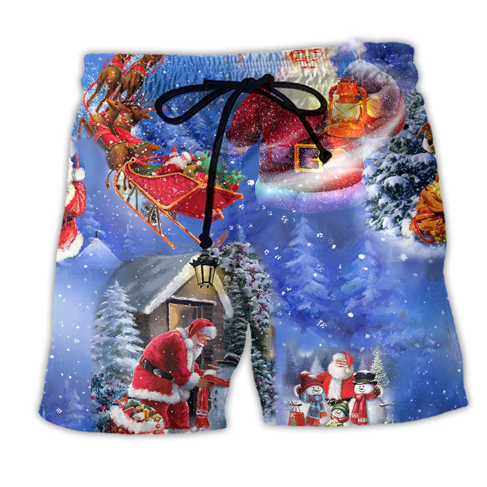 Merry Xmas Santa Claus Is Coming To Town - Beach Short