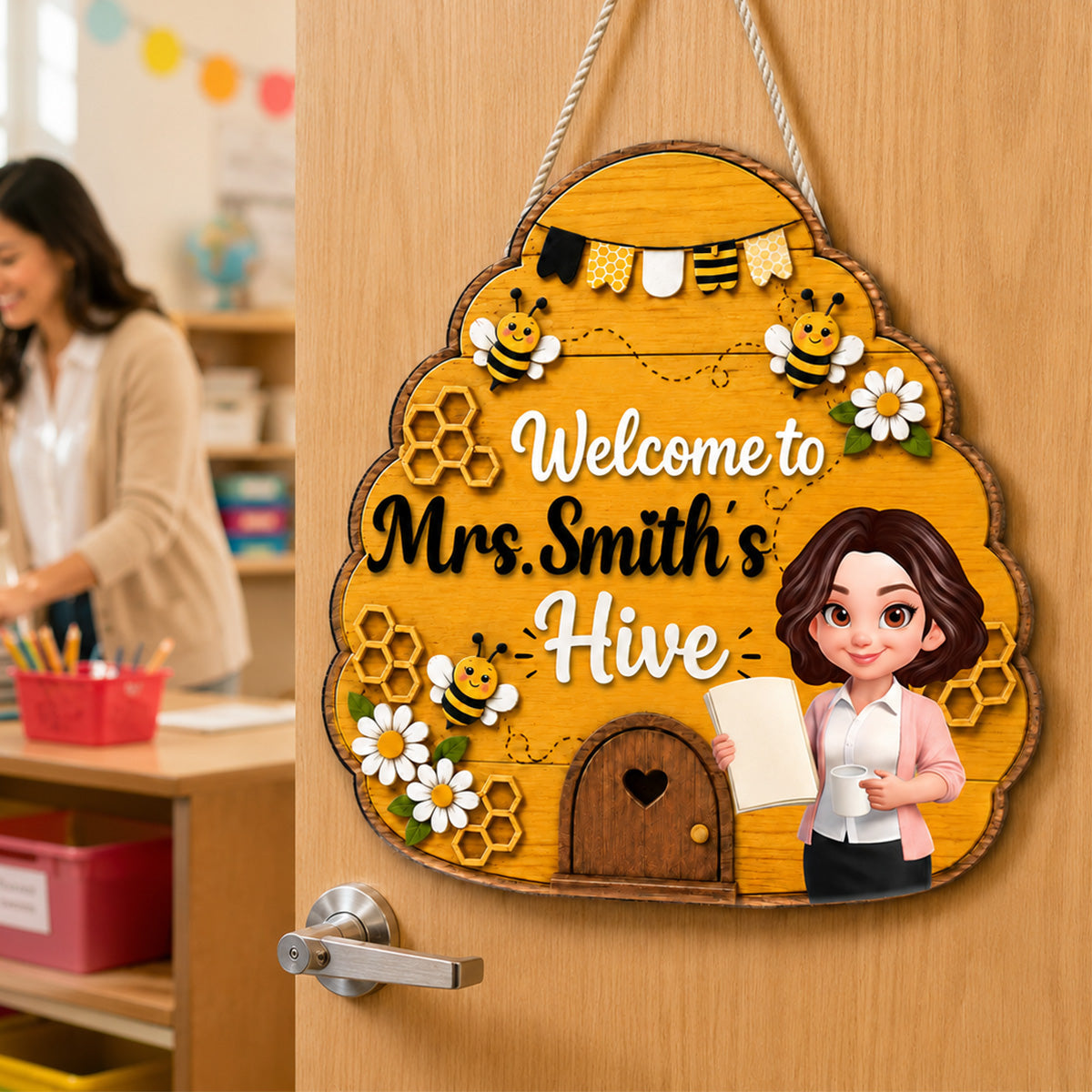 AimwjCbSxk__pod220260624461_welcome to teacher bee hive personalized door hanger back to school gift_pham duy anh_web 6
