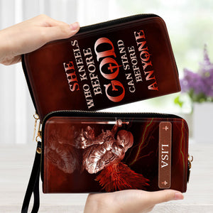 Who Kneels Before God Can Stand Before Anyone - Scripture Gifts For Women Of God - Personalized Clutch Purses - AT4081428