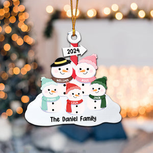 Christmas Family Snowmans - Gift For Family - Personalized Wood Ornament - CL34 NA94