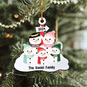 Christmas Family Snowmans - Gift For Family - Personalized Wood Ornament - CL34 NA94