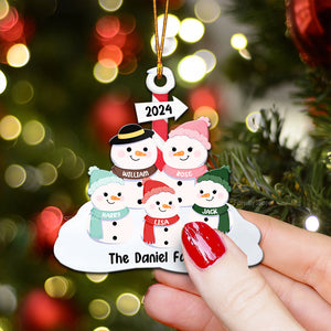 Christmas Family Snowmans - Gift For Family - Personalized Wood Ornament - CL34 NA94