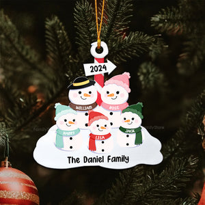 Christmas Family Snowmans - Gift For Family - Personalized Wood Ornament - CL34 NA94