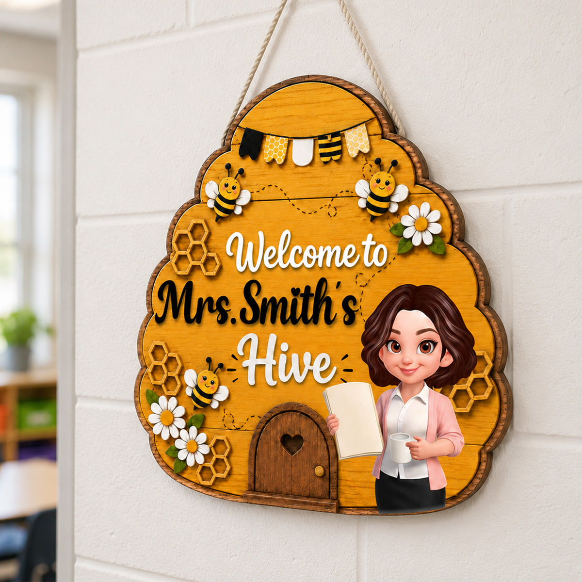 cmGTZax4fJ__pod220260624461_welcome to teacher bee hive personalized door hanger back to school gift_pham duy anh_web 3