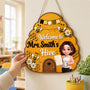 yfvpsM7ZQ5__pod220260624461_welcome to teacher bee hive personalized door hanger back to school gift_pham duy anh_web 4