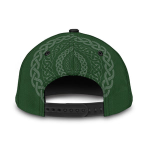 Macguinness Coat Of Arms - Irish Family Crest St Patrick's Day Classic Cap