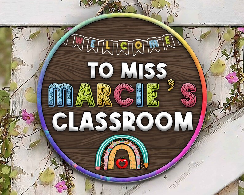 Personalized Custom Name Teacher Welcome To Classroom Round Wood Sign